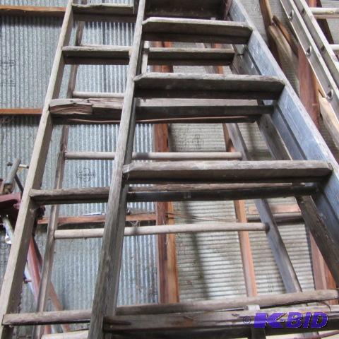 lot 152 image: Wood Step Ladders