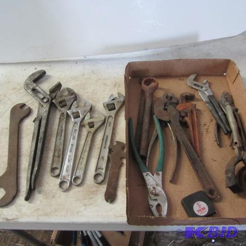 lot 168 image: Wrenches, Pliers