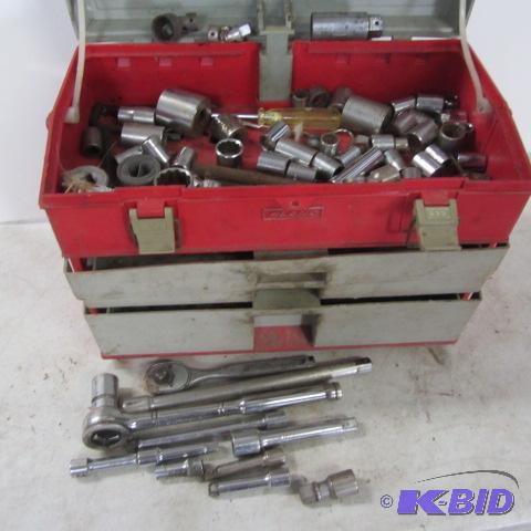 lot 18 image: Tackle Box, Sockets
