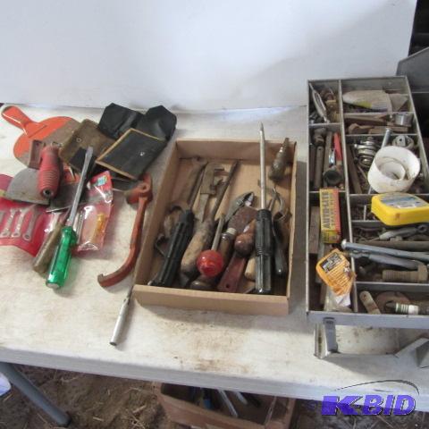 lot 184 image: Repairmans Tool Box