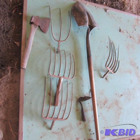 lot 191 image: Yard & Garden Tools