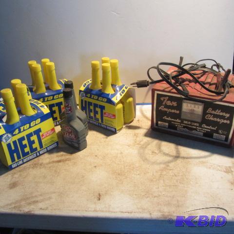 lot 211 image: Heet, Battery Charger
