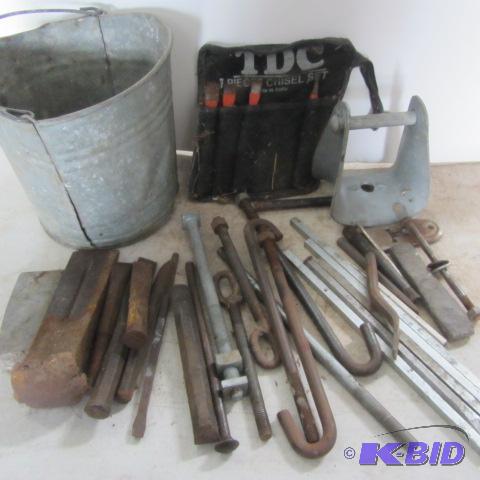 lot 247 image: Chisels, Punches, Bold Stock