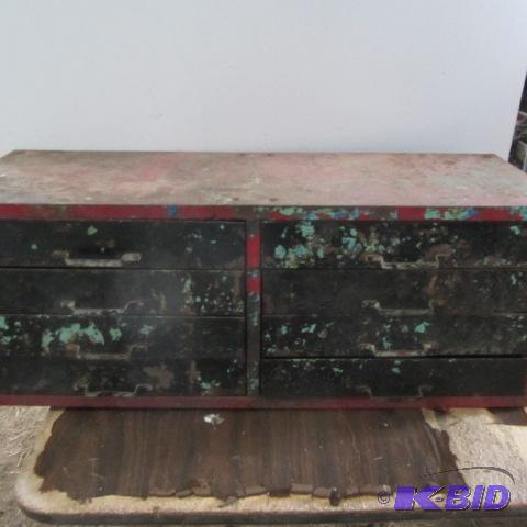 lot 25 image: Metal Tool Cabinet