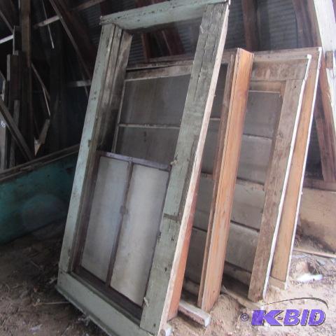 lot 267 image: Re-purpose Windows