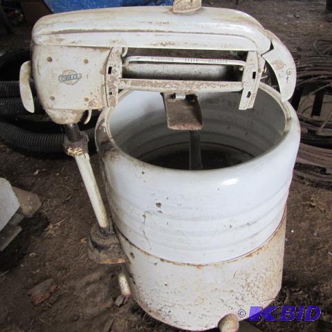 lot 271 image: Dexter Wringer Washer