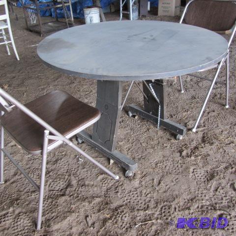 lot 272 image: Folding Table, Samsonite Chairs