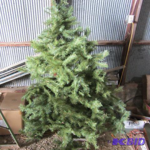 lot 283 image: Christmas Tree