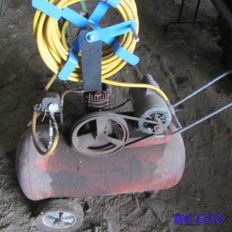lot 29 image: Portable Air Compressor