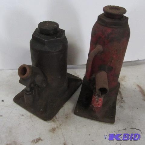 lot 44 image: Bottle Jacks, IH
