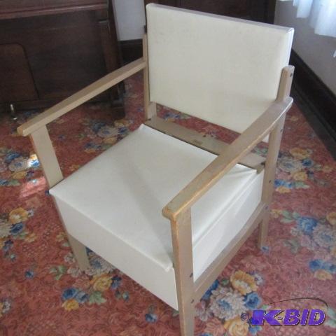 lot 48 image: Sears Commode