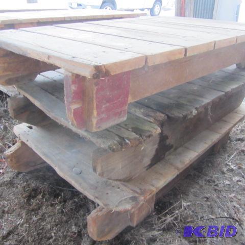 lot 53 image: Heavy Duty Pallets