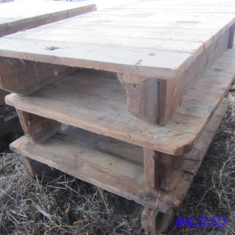 lot 54 image: Heavy Duty Pallets