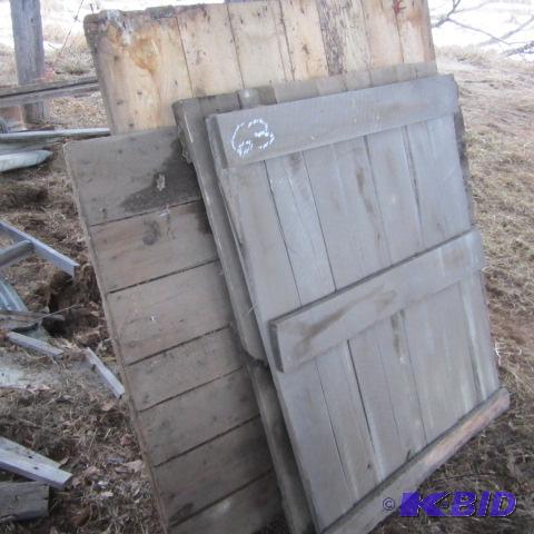 lot 63 image: Rough Sawn Doors  Pallet Tops