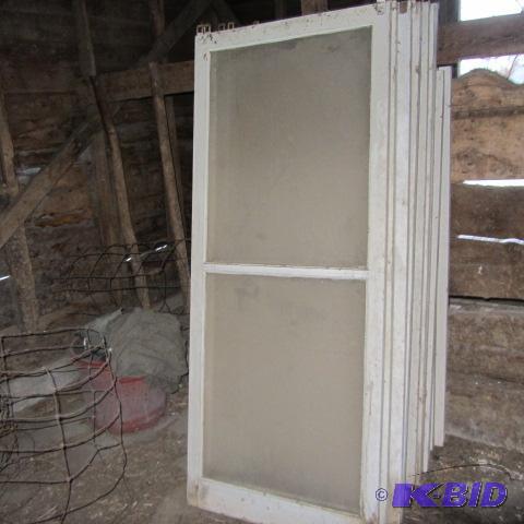 lot 67 image: Vintage Wood Screens & Windows