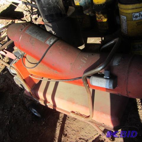 lot 83 image: Champion Kerosene Heater