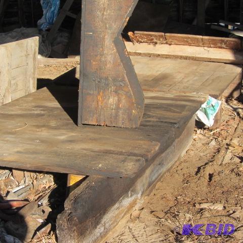 lot 89 image: Heavy Duty Pallets