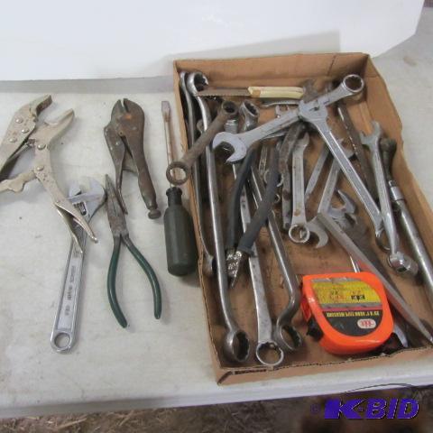 lot 9 image: Box & Adjustable Wrenches
