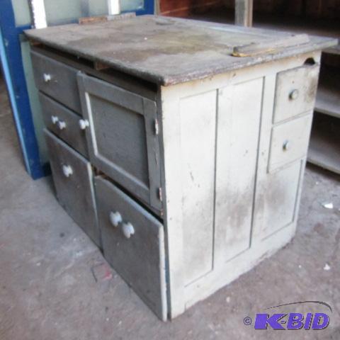 lot 98 image: Antique Kitchen Cupboard