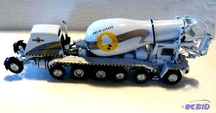 Oshkosh S-Series Front Discharge Mixer - Coll...