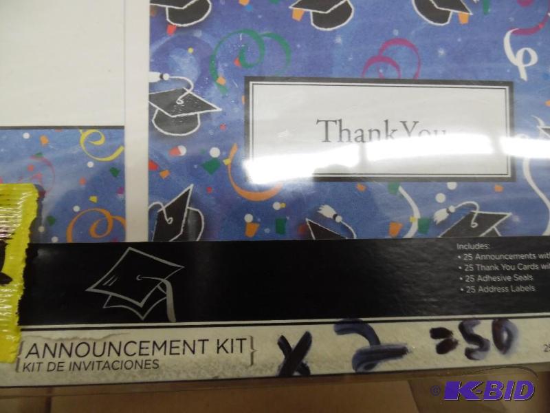 Graduation announcement kit