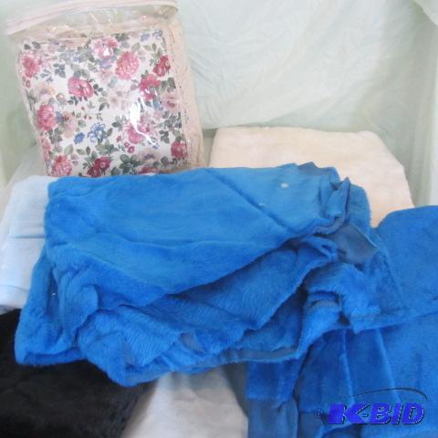 Fake Fur, Pillows