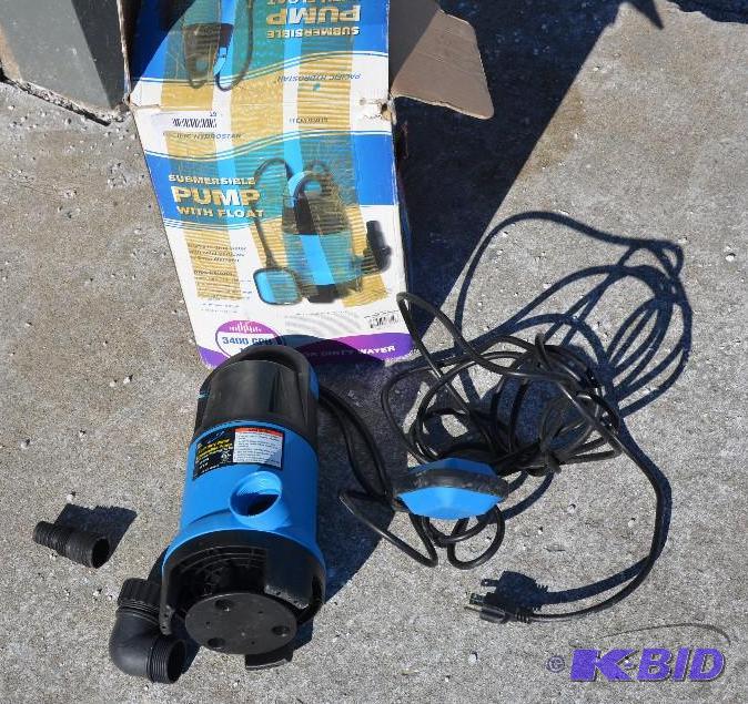 lot 19 image: True Value submersible pump 1 hp 3400 gph wit...