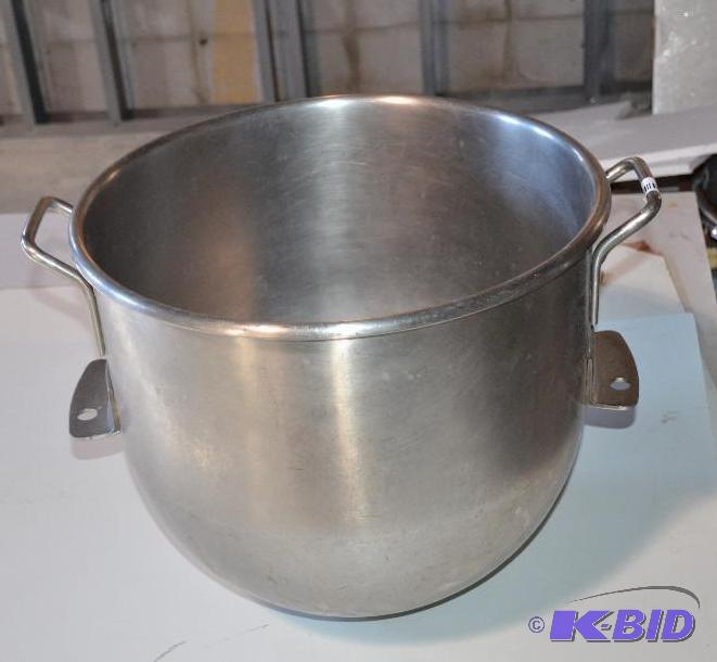 lot 2 image: One 60 qt stainless steel bowl for Blakelee c...