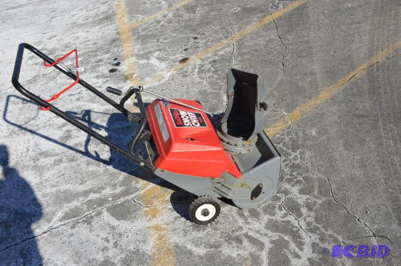 lot 20 image: True Value Snow blower model SC320, not teste...