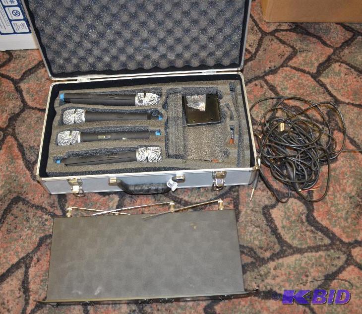 lot 31 image: Ktone wireless microphone system, model 9901 ...