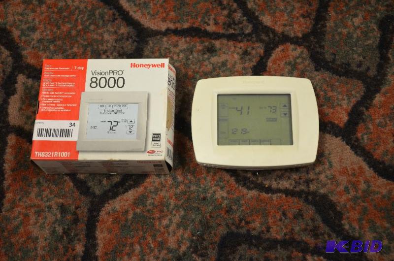 lot 34 image: Honeywell thermostat VisionPro 800 #TH8321R10...