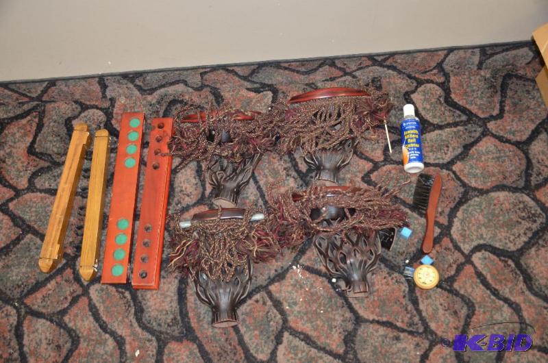 lot 35 image: 4 leather billiards table pockets,, 2 sets of...