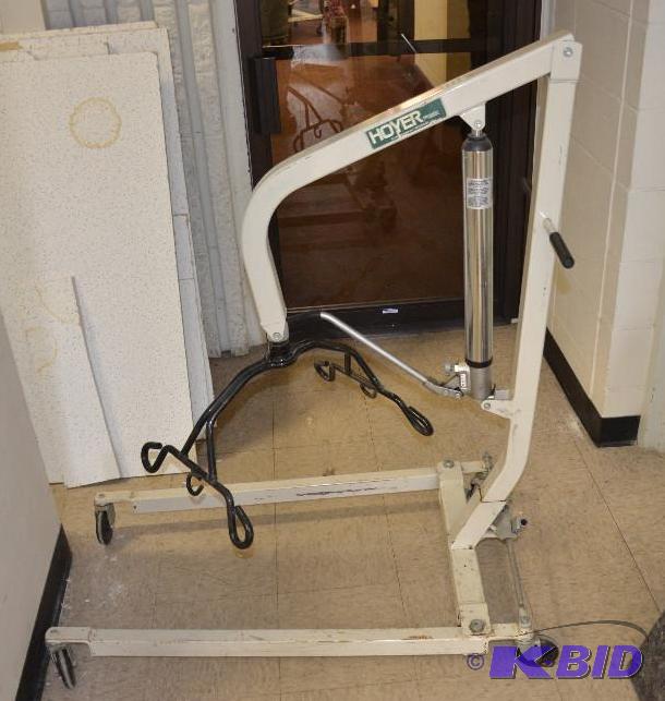 lot 64 image: Hoyer patient lift, handicap sling, The hydra...