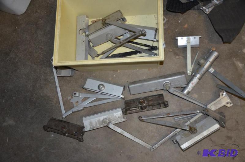 lot 9 image: Large group of door closers...