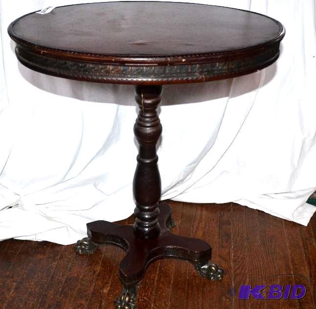 lot 11 image: Vintage wood oval table 18x23x25" tall, ...