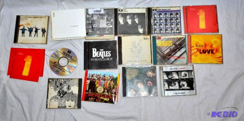 lot 118 image: 14 Beatles album cds The Beatles christmas Wi...
