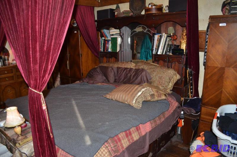 lot 14 image: Canopy Bed- Included are ceiling Bed drapery,...