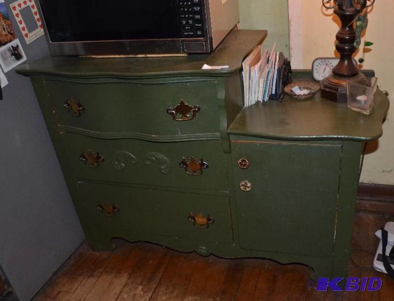lot 146 image: Antique dresser with 3 drawers & 1 door 4...