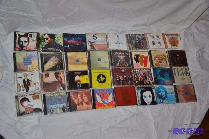 lot 155 image: Music cds - Lenny Kravitz, Richy Martin, Bach...