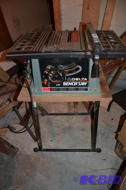 lot 195 image: Delta 10 Table saw, powers up, model 36-540 t...