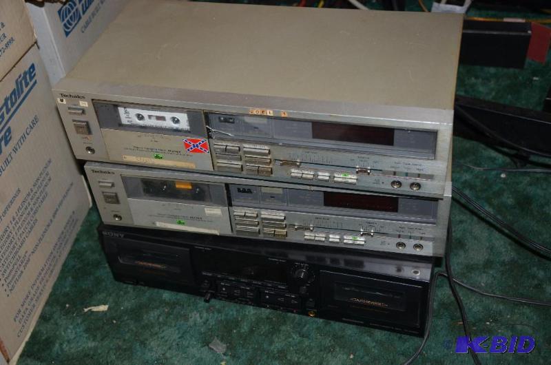 lot 211 image: 3 vintage cassette tape decks - two Technics ...