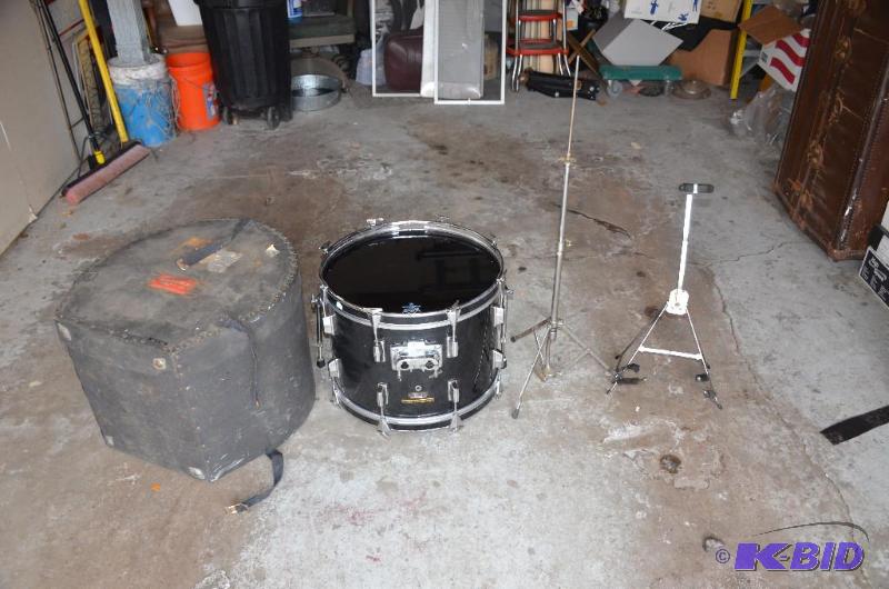 lot 215 image: Vintage Pearl drum woodfiberglass bass drum ...