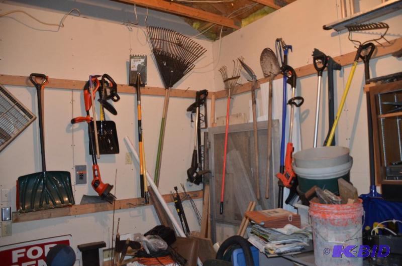 lot 237 image: Yard tools - snow shovels,  Black & ...