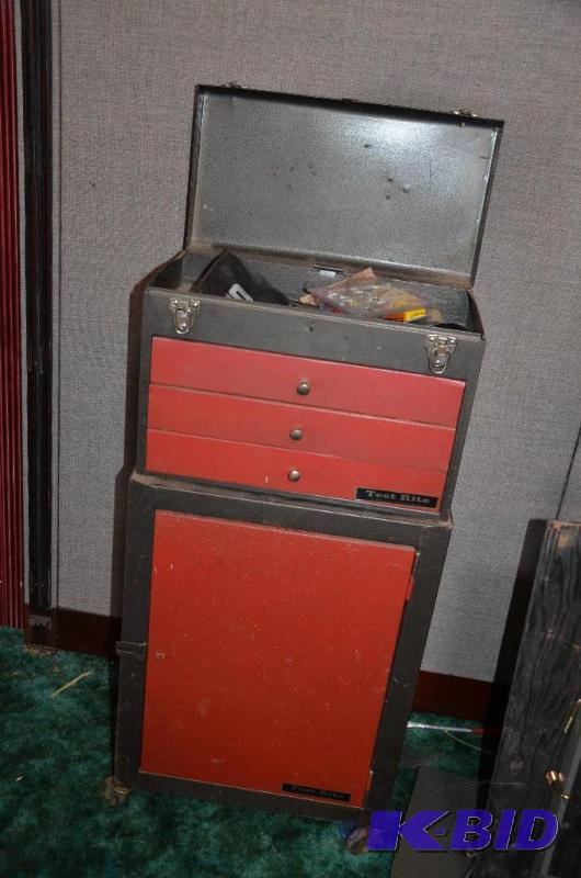 lot 242 image: Test Rite tool box on wheels, 16x32" wit...
