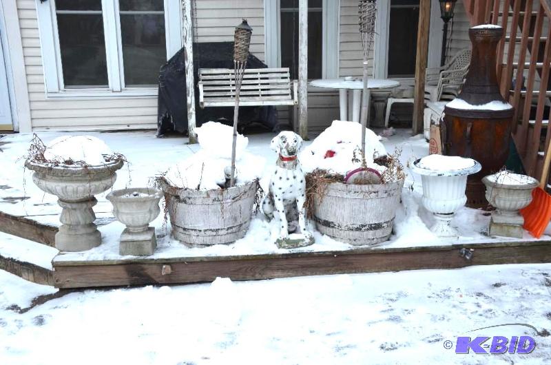 lot 261 image: 4 cement flower urns and two wooden flower po...