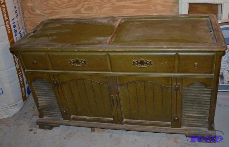 lot 273 image: Vintage Magnavox Astro-Sonic stereo model 1P3...