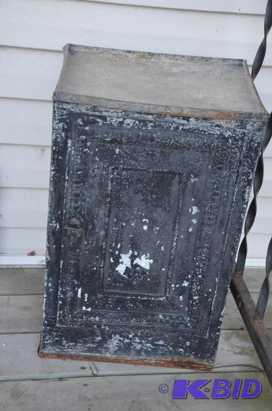 lot 325 image: Vintage metal door step milk container, 24x12...