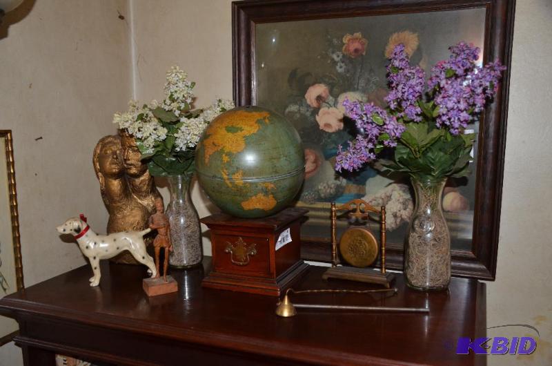 lot 48 image: Decor - antique globe, 2 floral arrangements,...