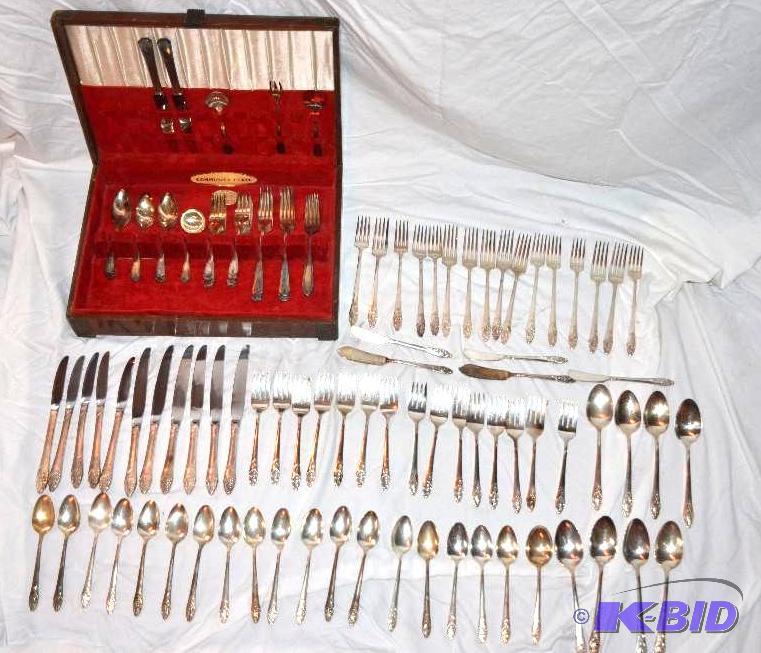 lot 79 image: Vintage Heavier detailed design Set of 16 fla...