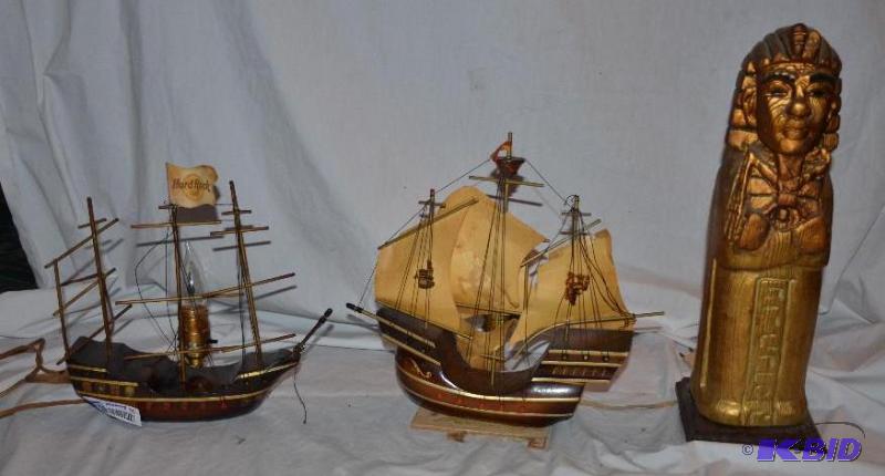 lot 95 image: 2 lamps of model Columbus ships & 1 woode...